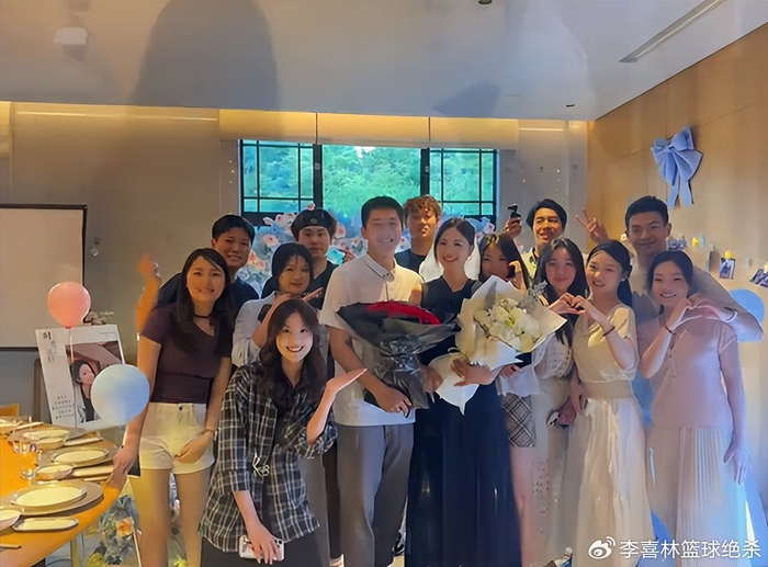 竞技宝-恭喜!30岁中国游泳奥运亚军求婚成功:女友模特身材高挑美丽很般配|闫子贝|覃海洋|蛙泳|教练|全运会_新浪体育_新浪新闻
